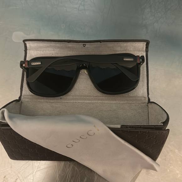 Used - Picture 5 of 8